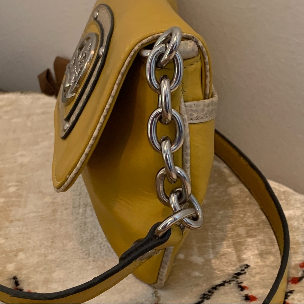 Kathy Van Zeeland Y2K Yellow Crossbody - Picture 7 of 13